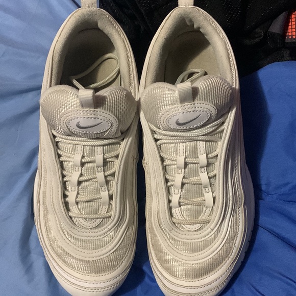 air max 97 trying to get rid of - Picture 2 of 8